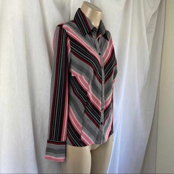 🚫SOLD🚫 Apt. 9 Red Black White Chevron Stripes Button Down - Picture 8 of 16